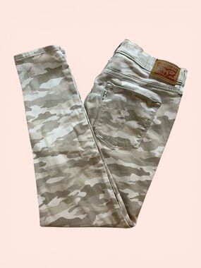Levi's Women's Size 30 Beige 720 High Rise Super Skinny Crop Desert Camo Jeans